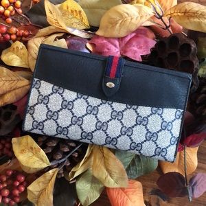 Gucci Vintage Wallet.